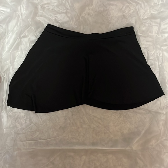 BUNDLE-so danca leotard and theatricals ballet skirt - Picture 5 of 5